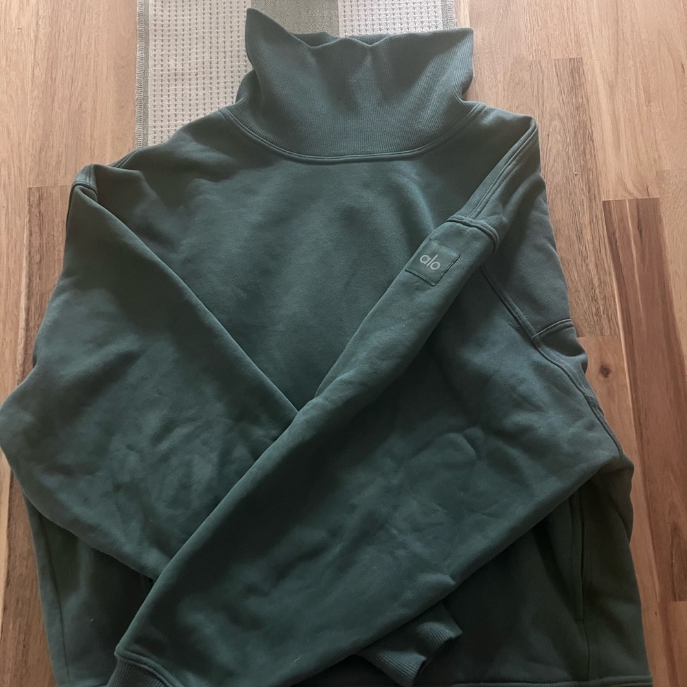 Alo Women’s Clover Green Mock Neck Sweater